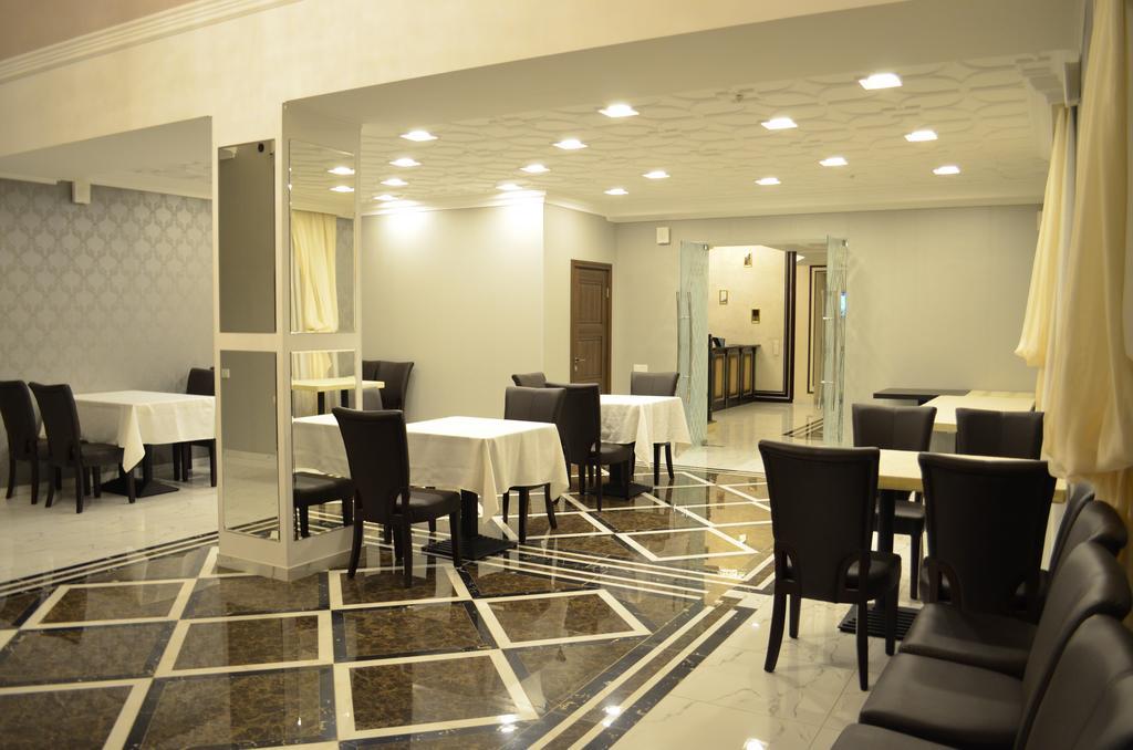 Premier Hotel Бишкек Екстериор снимка