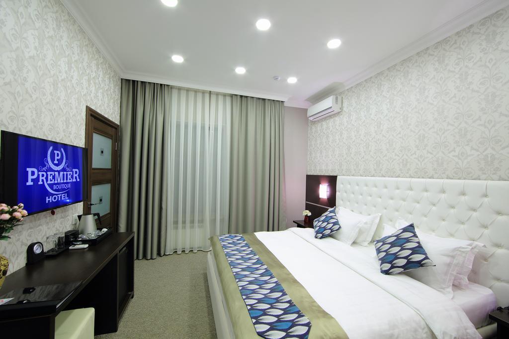 Premier Hotel Бишкек Екстериор снимка