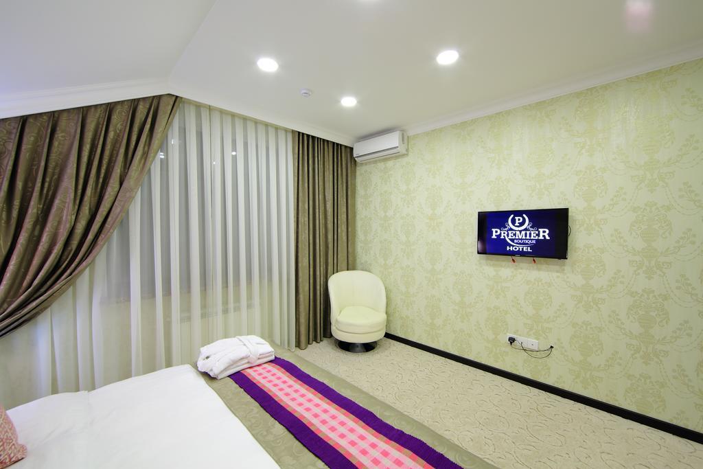 Premier Hotel Бишкек Екстериор снимка