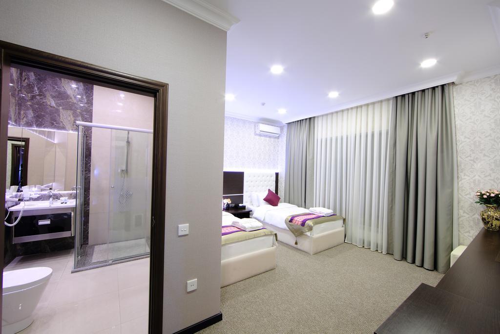 Premier Hotel Бишкек Екстериор снимка