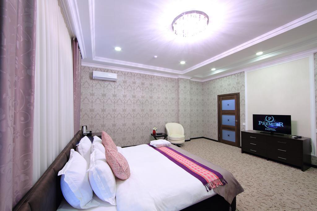 Premier Hotel Бишкек Екстериор снимка
