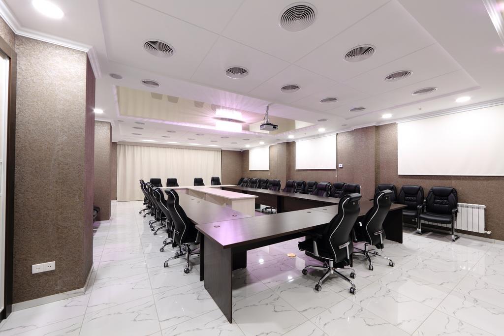 Premier Hotel Бишкек Екстериор снимка