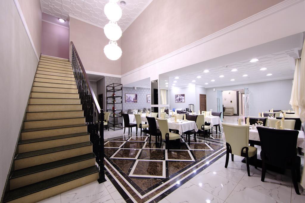Premier Hotel Бишкек Екстериор снимка