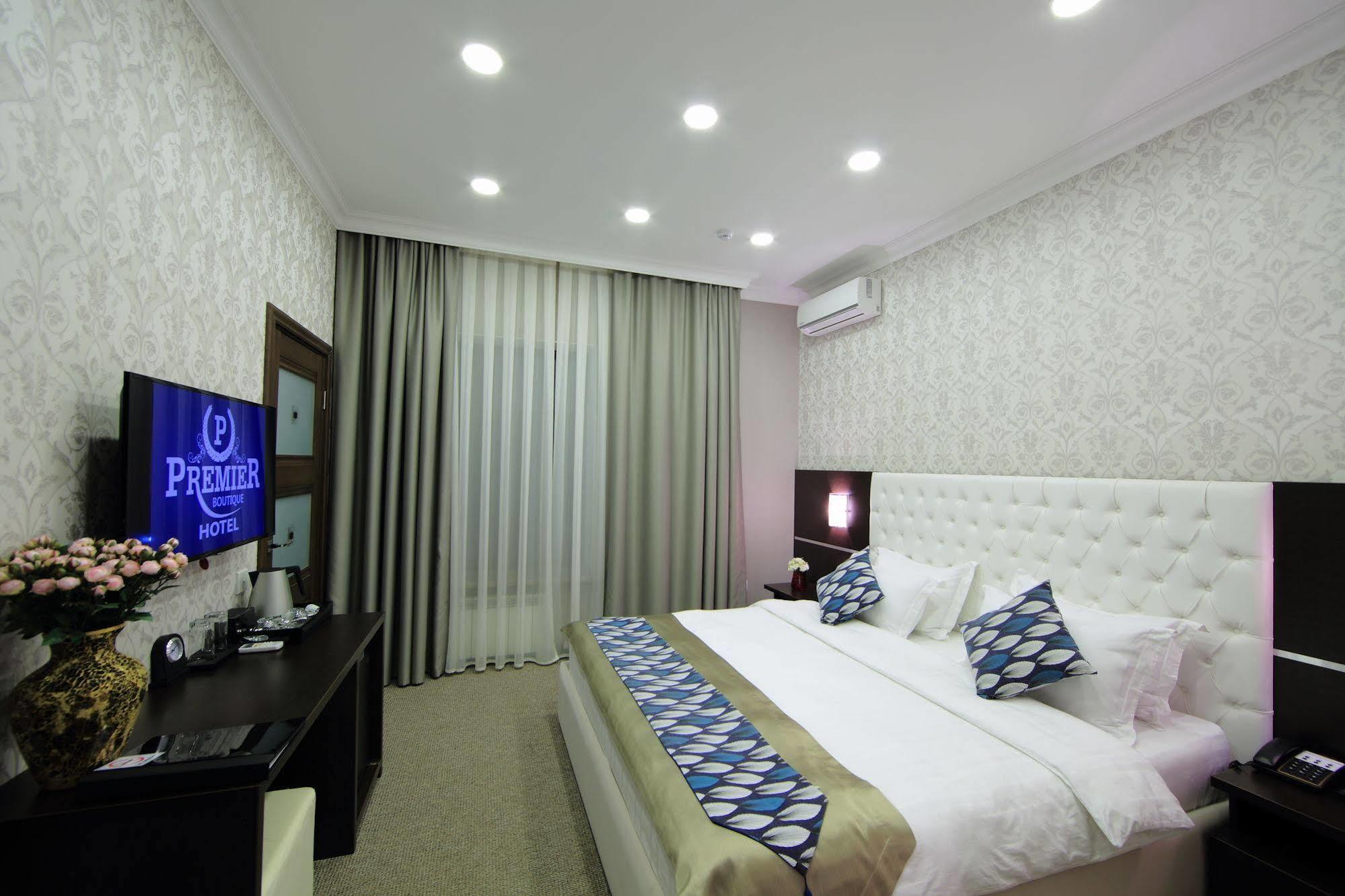 Premier Hotel Бишкек Екстериор снимка