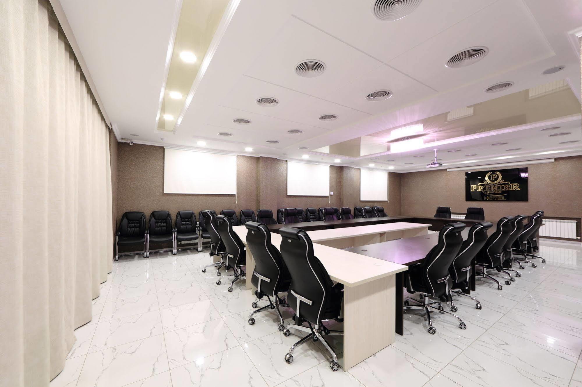 Premier Hotel Бишкек Екстериор снимка